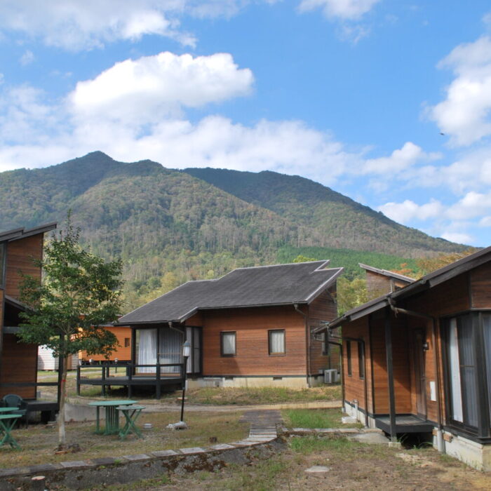 妙見山の麓の宿泊施設、山のコテージ